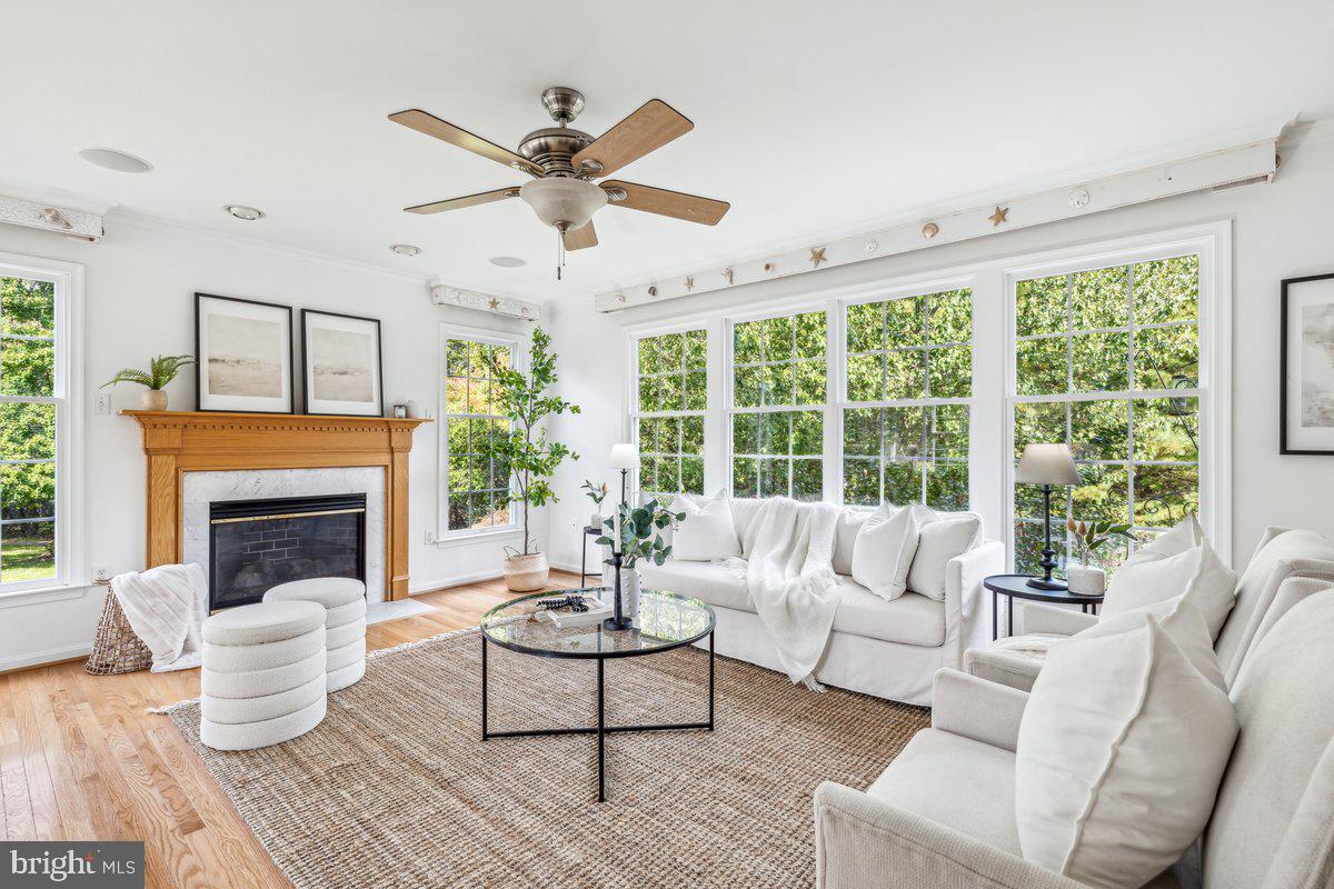 1037 Lindfield Dr