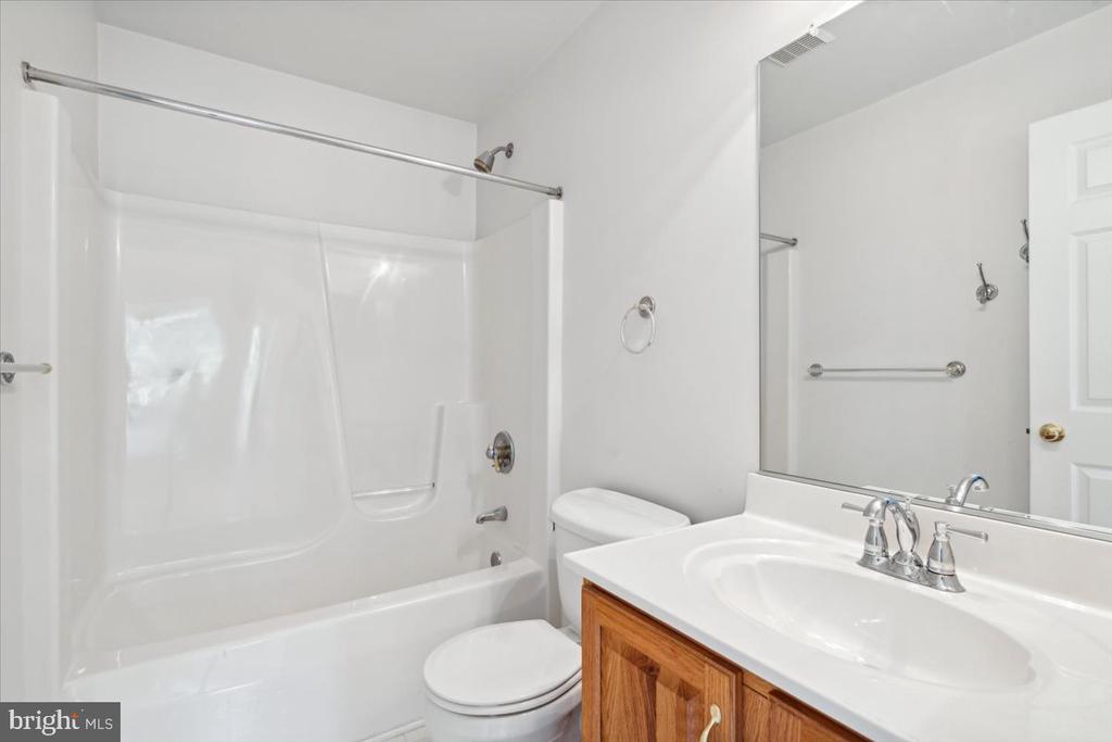 1037 Lindfield Dr