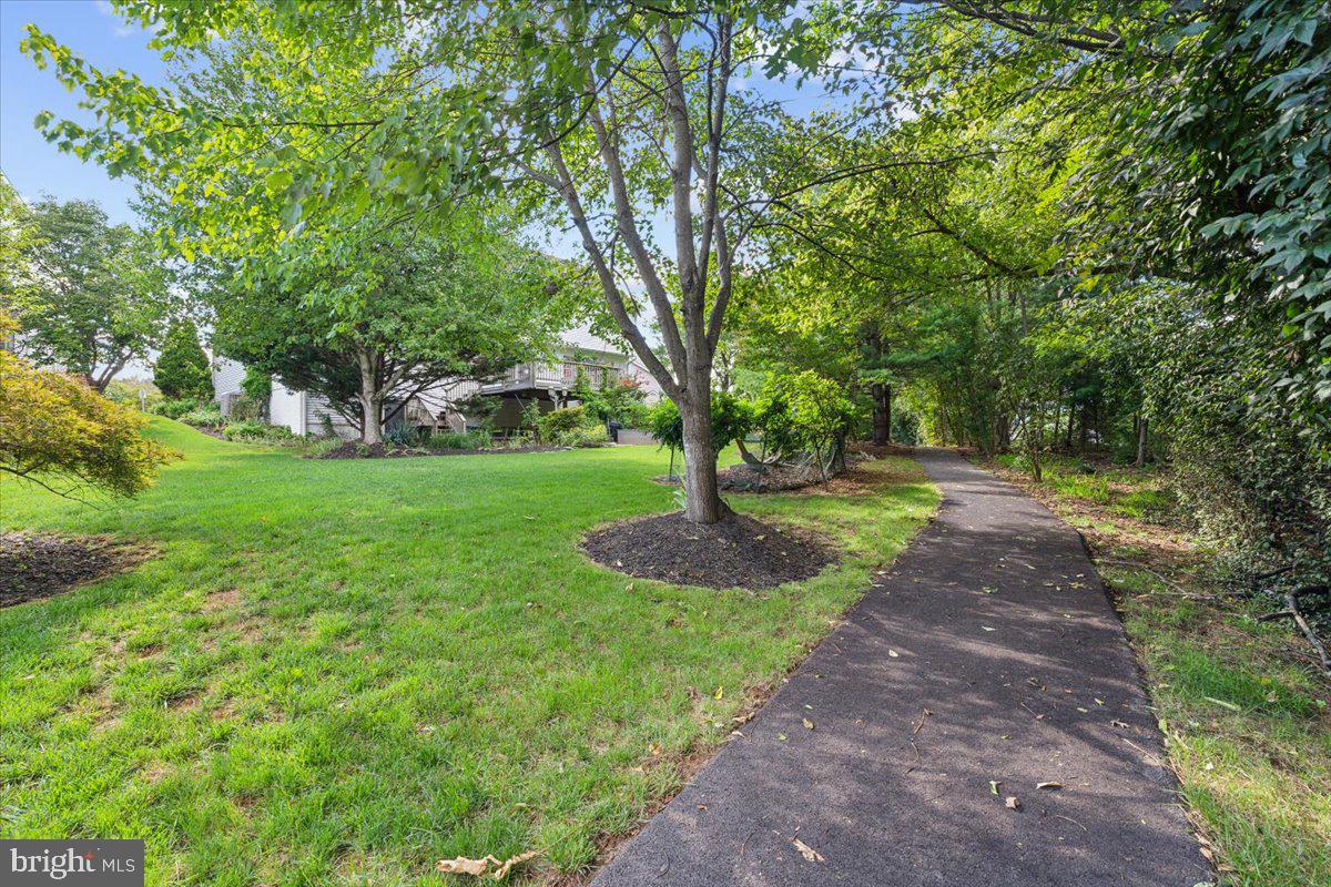 1037 Lindfield Dr