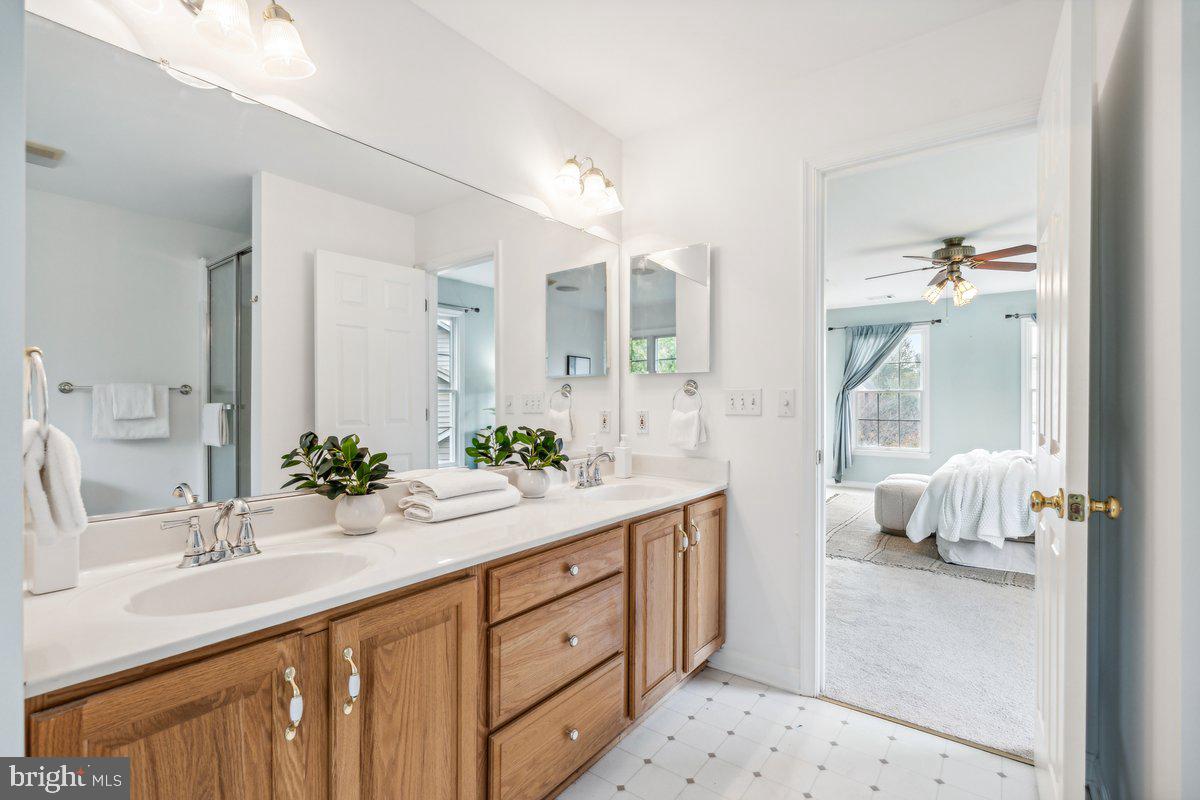 1037 Lindfield Dr