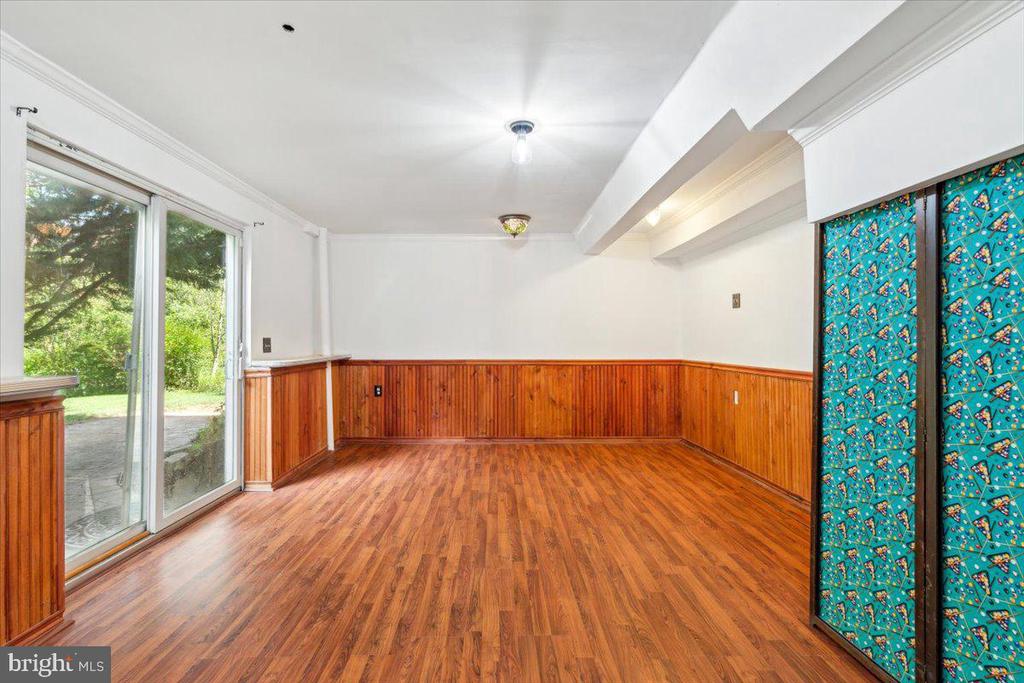 1037 Lindfield Dr