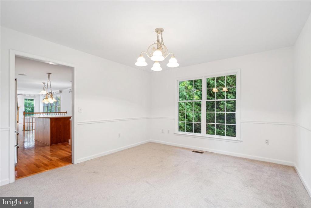 1037 Lindfield Dr