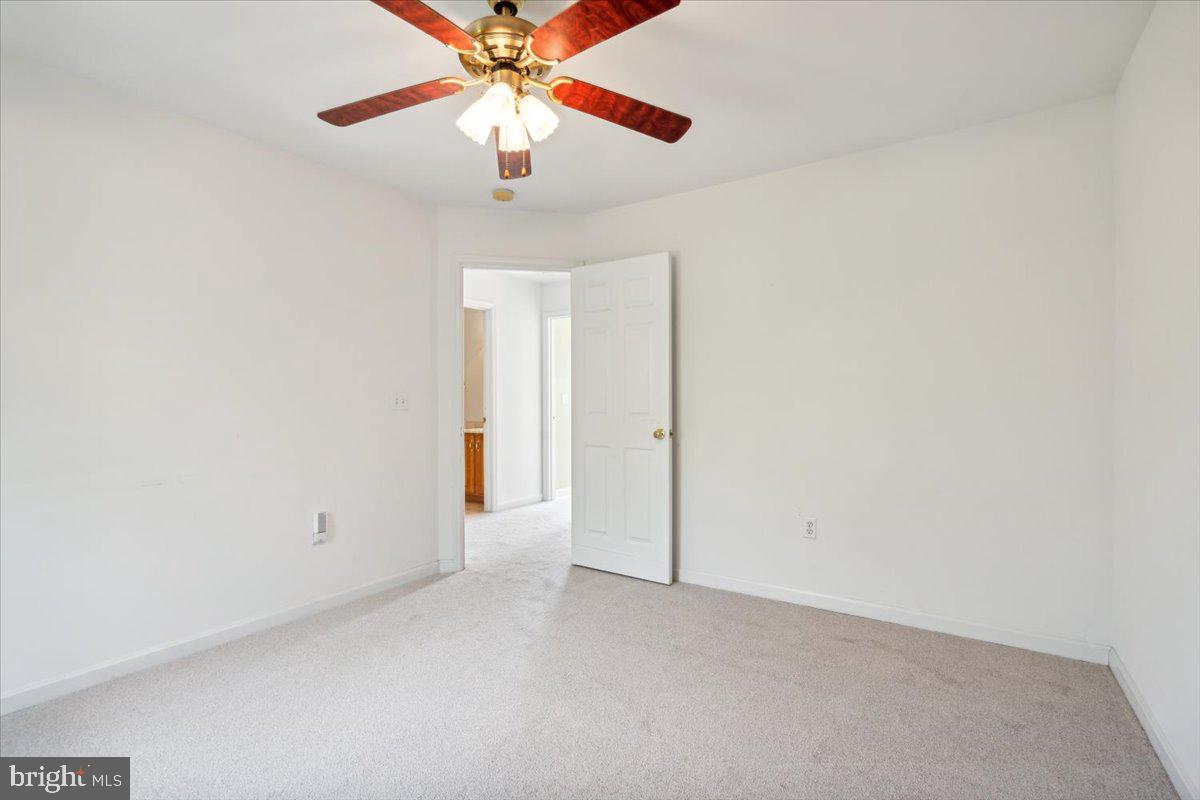 1037 Lindfield Dr