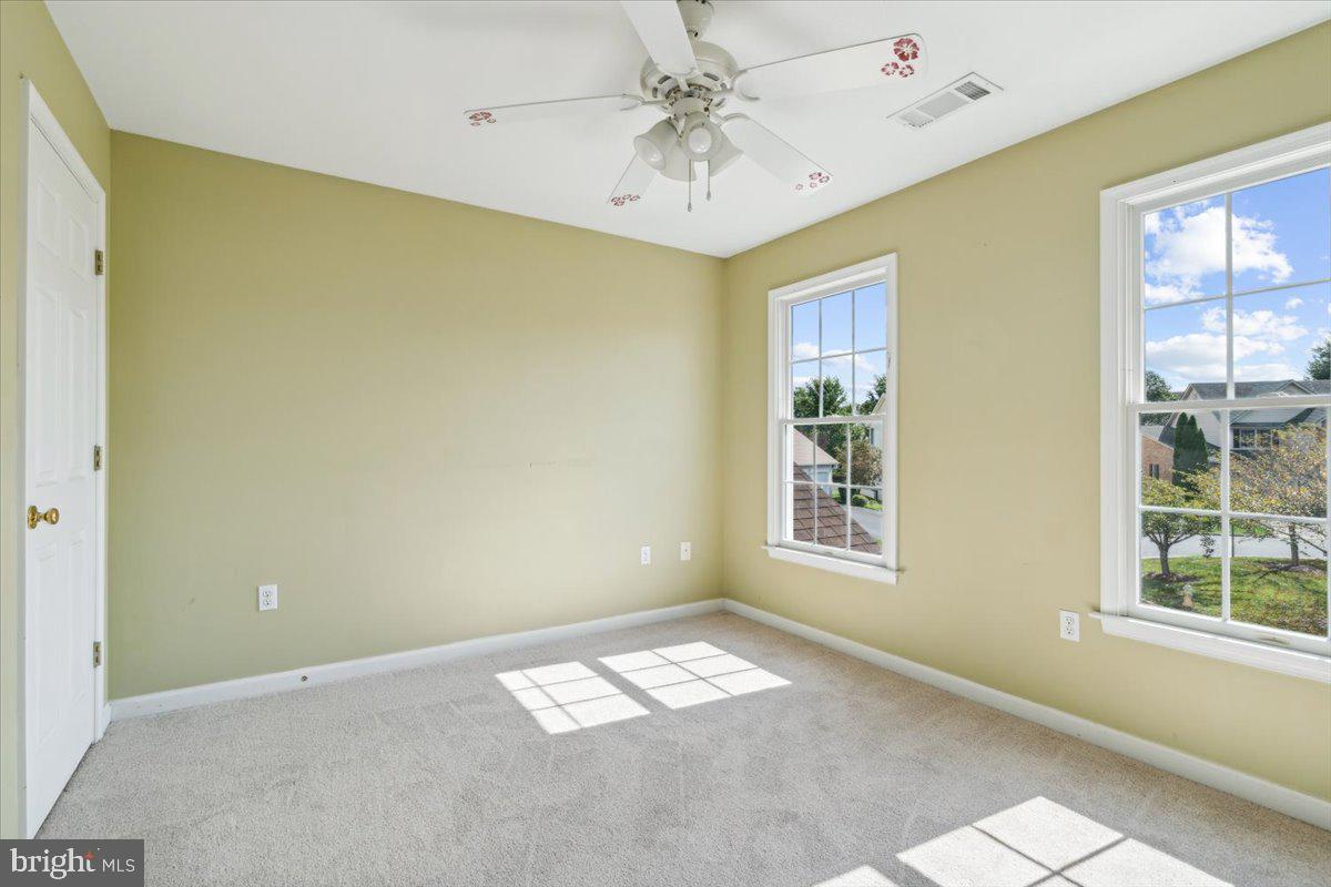 1037 Lindfield Dr