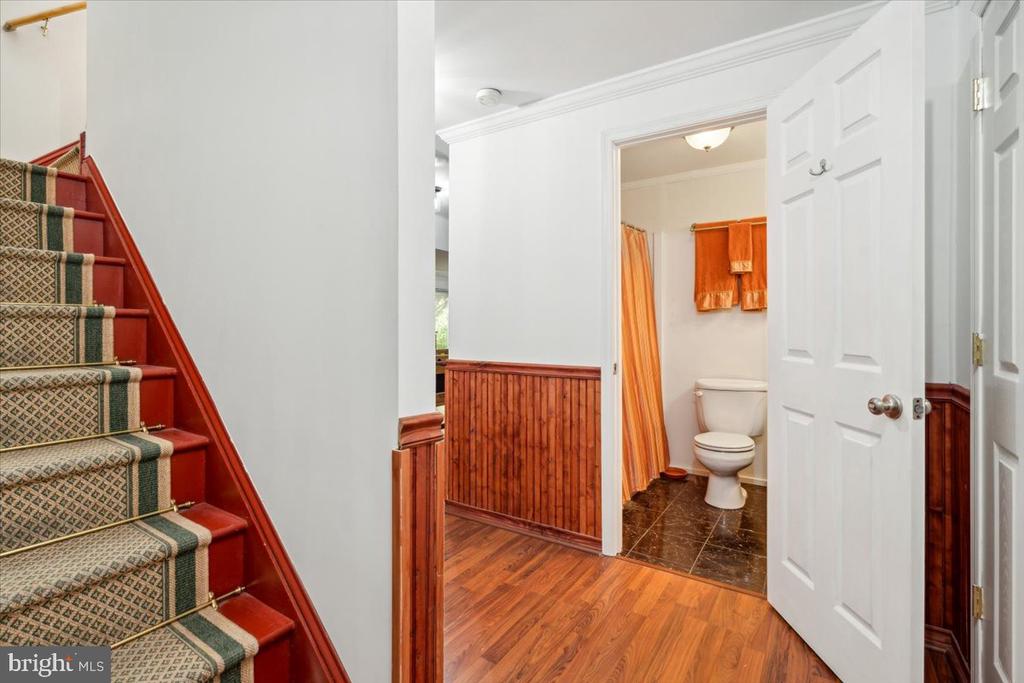 1037 Lindfield Dr