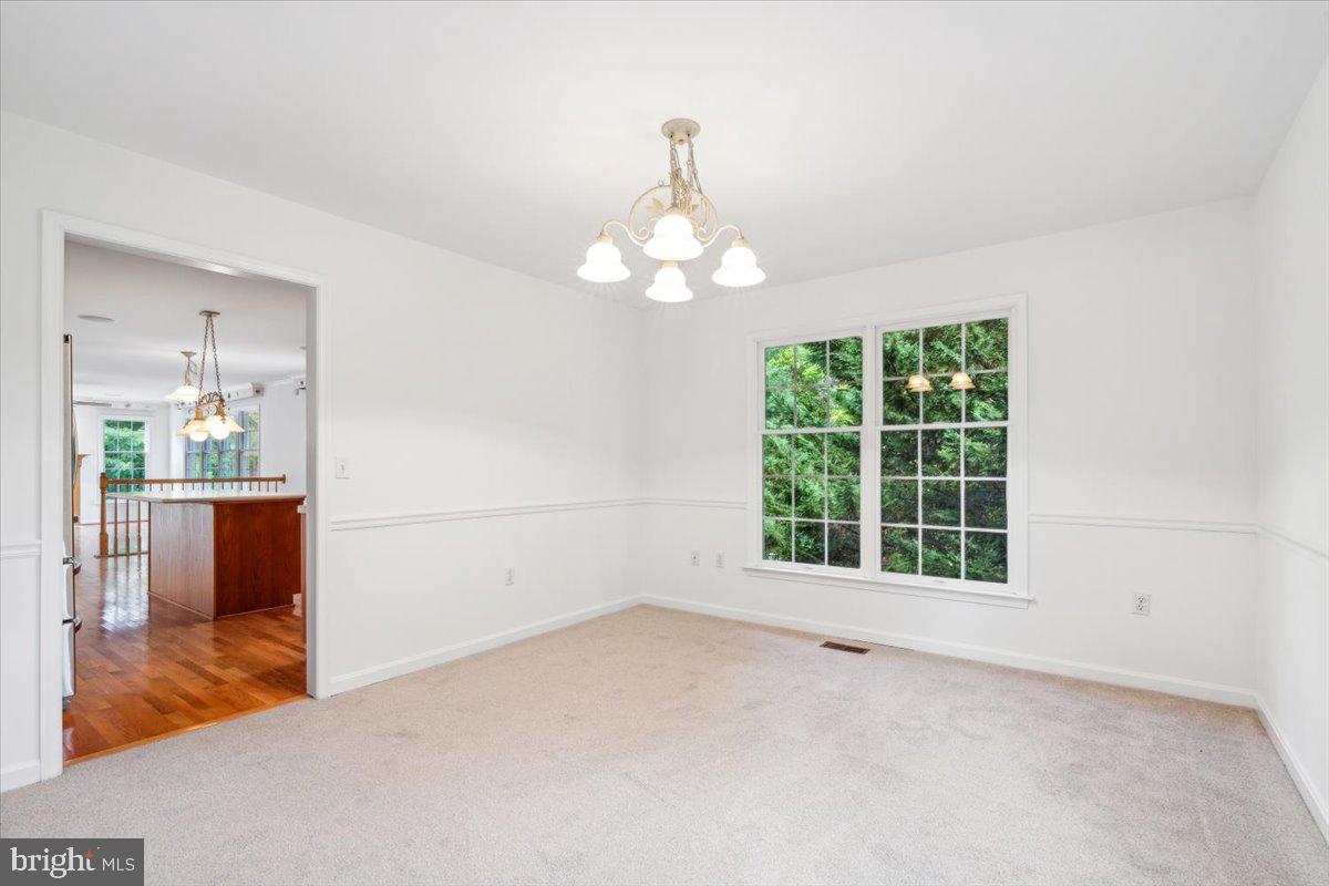 1037 Lindfield Dr
