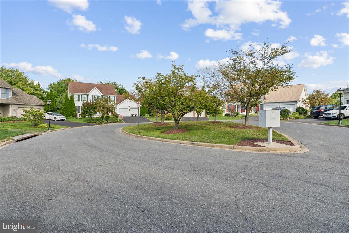 1037 Lindfield Dr