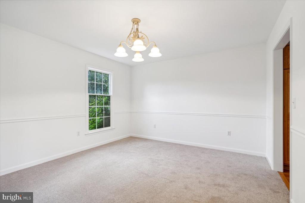 1037 Lindfield Dr
