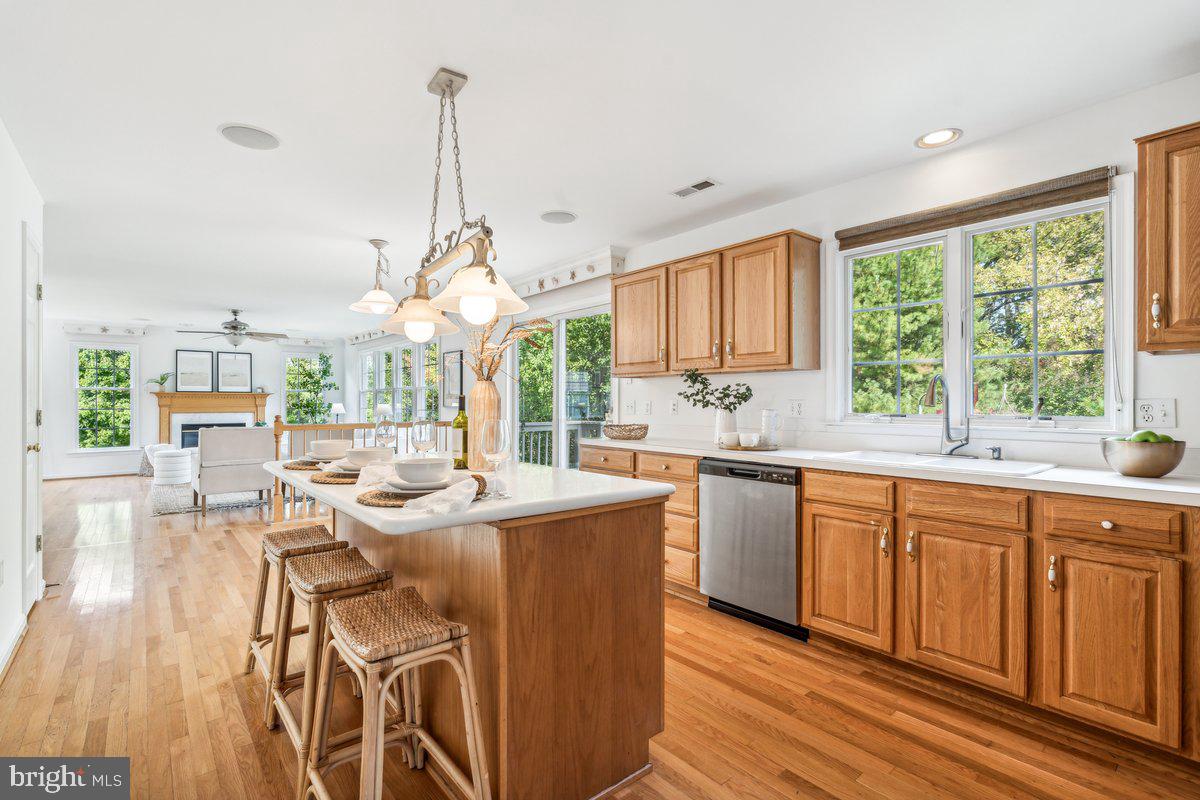 1037 Lindfield Dr