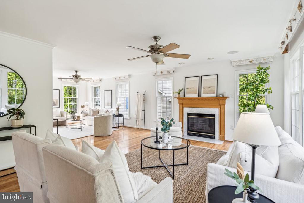 1037 Lindfield Dr