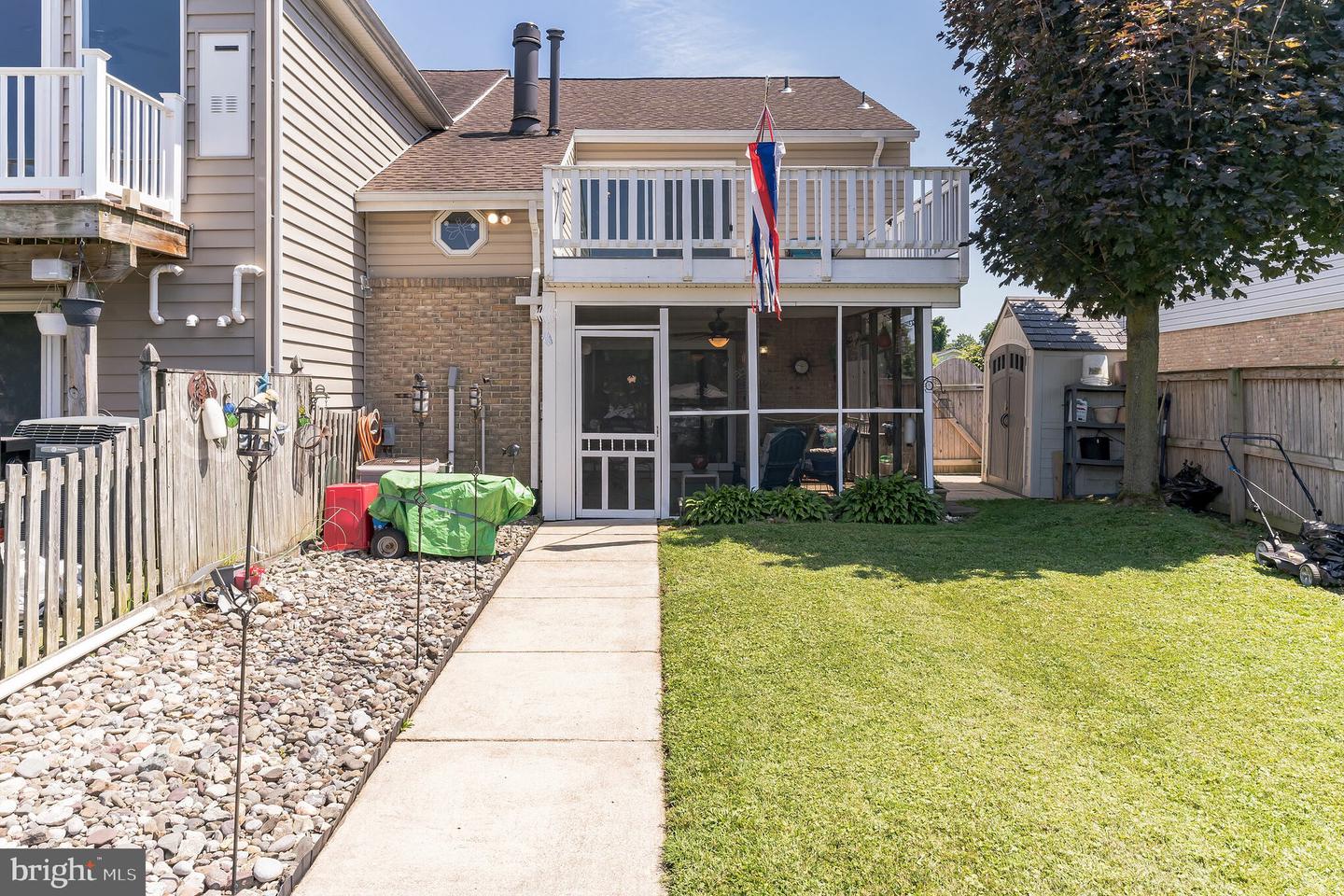 21 Neptune Dr