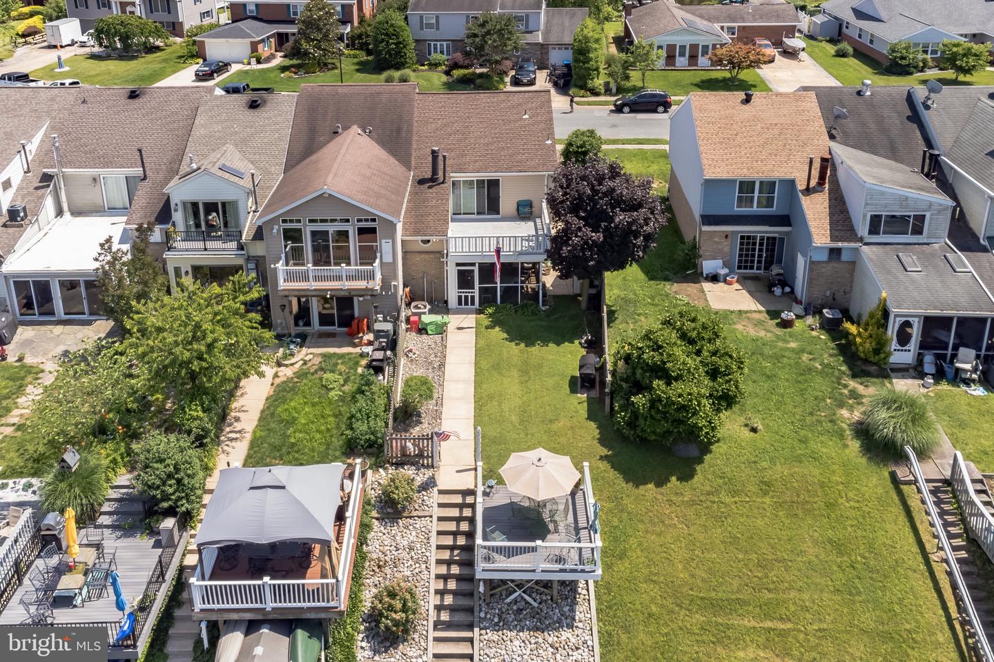 21 Neptune Dr