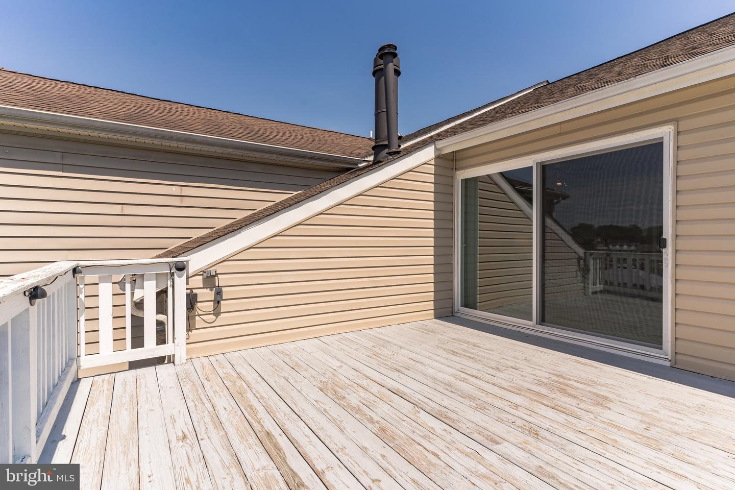 21 Neptune Dr