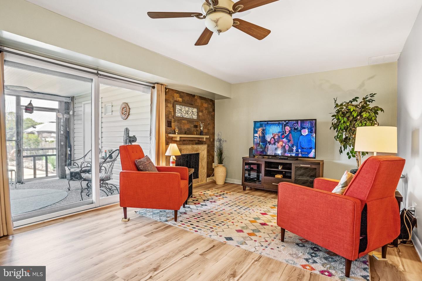 21 Neptune Dr