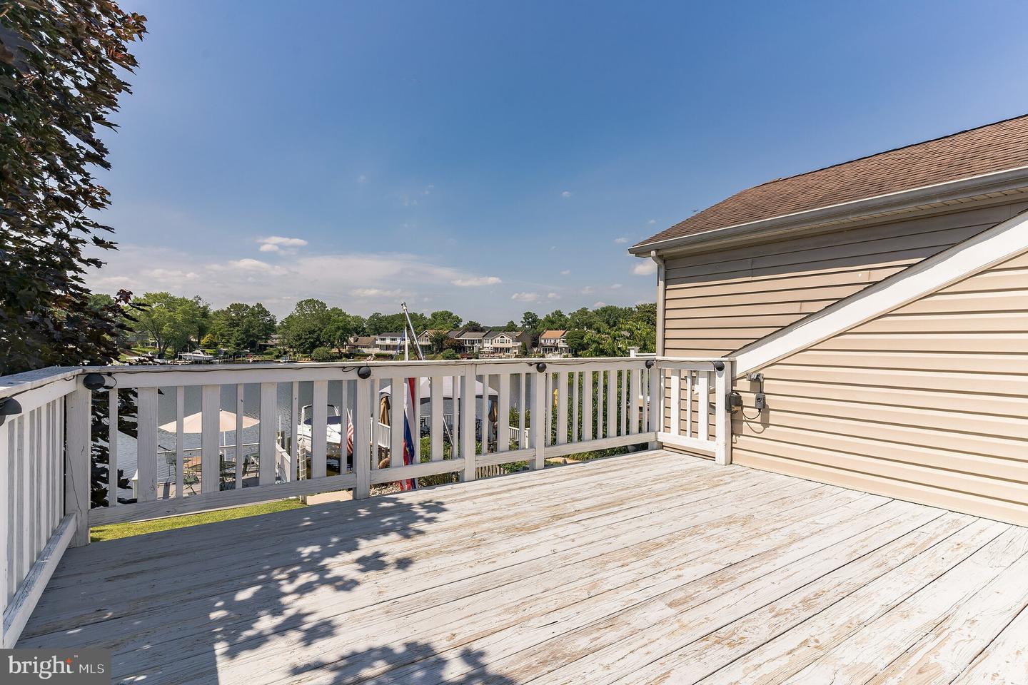 21 Neptune Dr