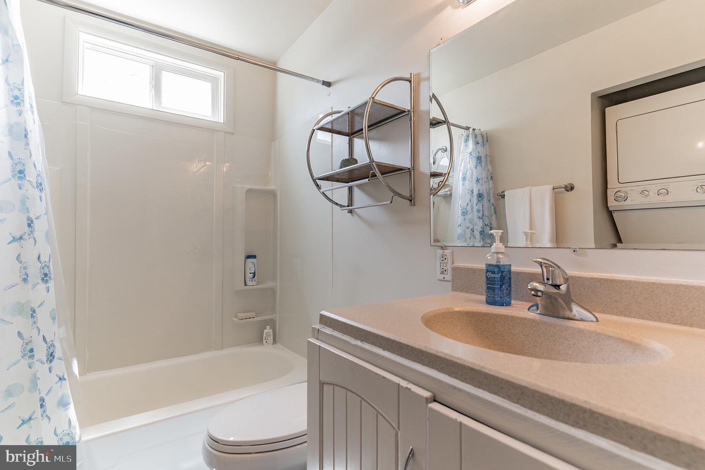 21 Neptune Dr