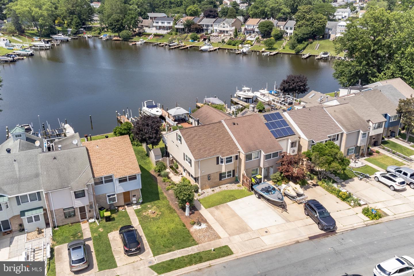 21 Neptune Dr