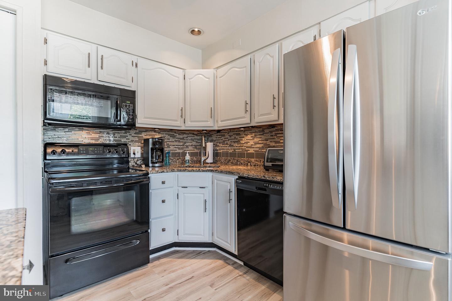 21 Neptune Dr