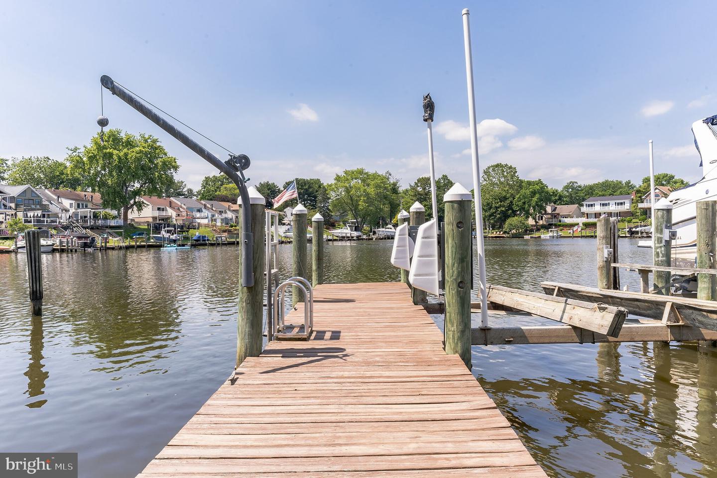 21 Neptune Dr