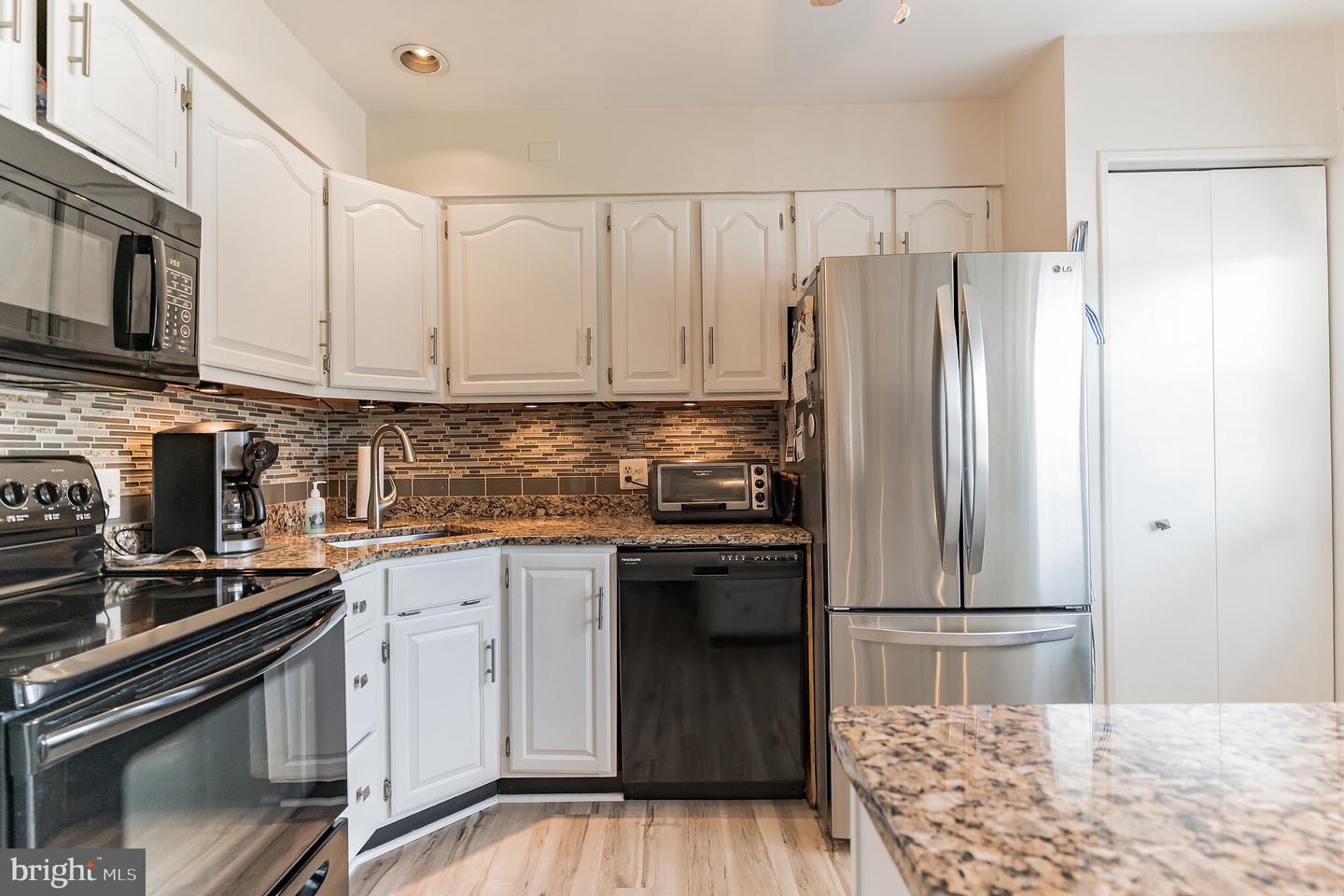 21 Neptune Dr