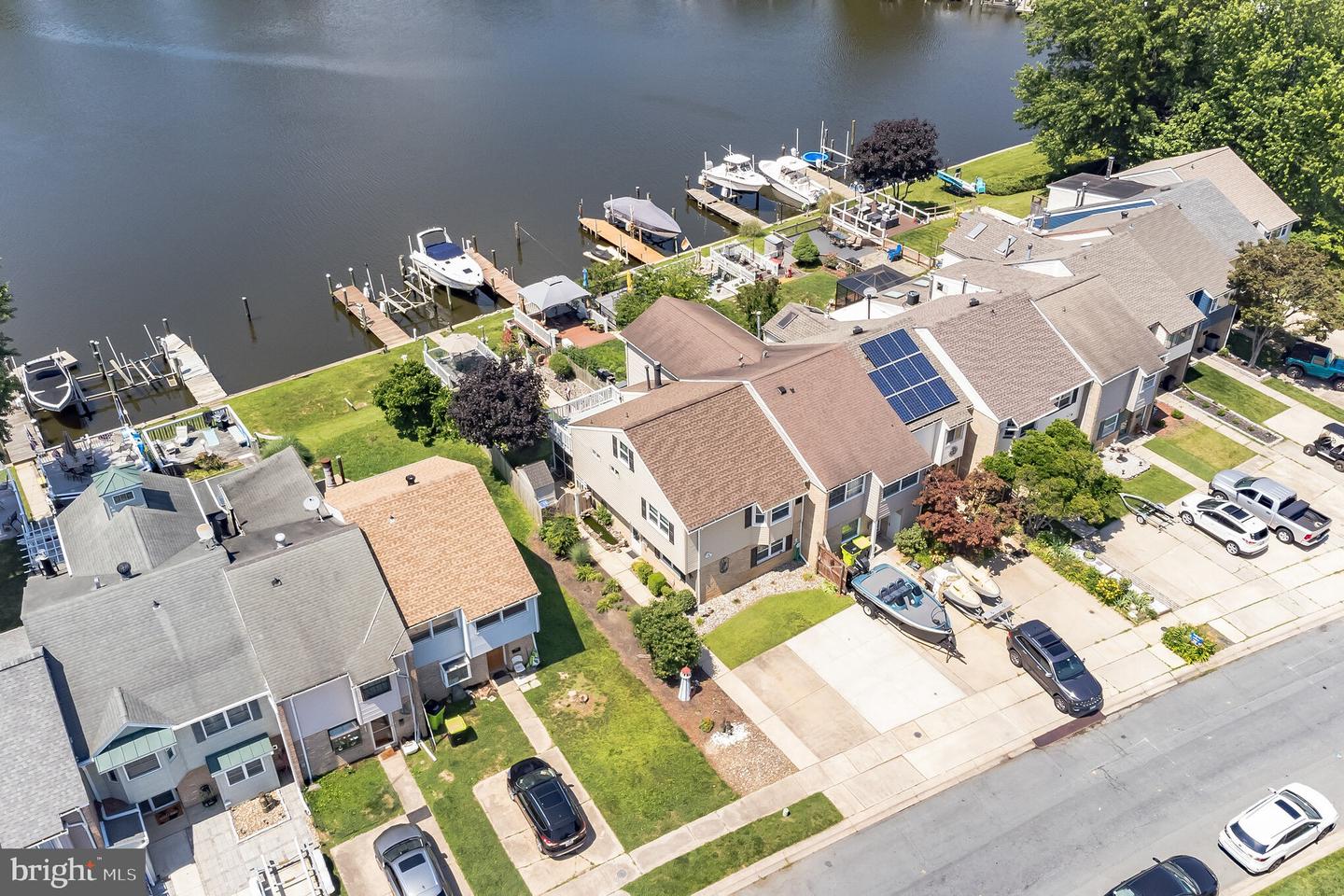 21 Neptune Dr