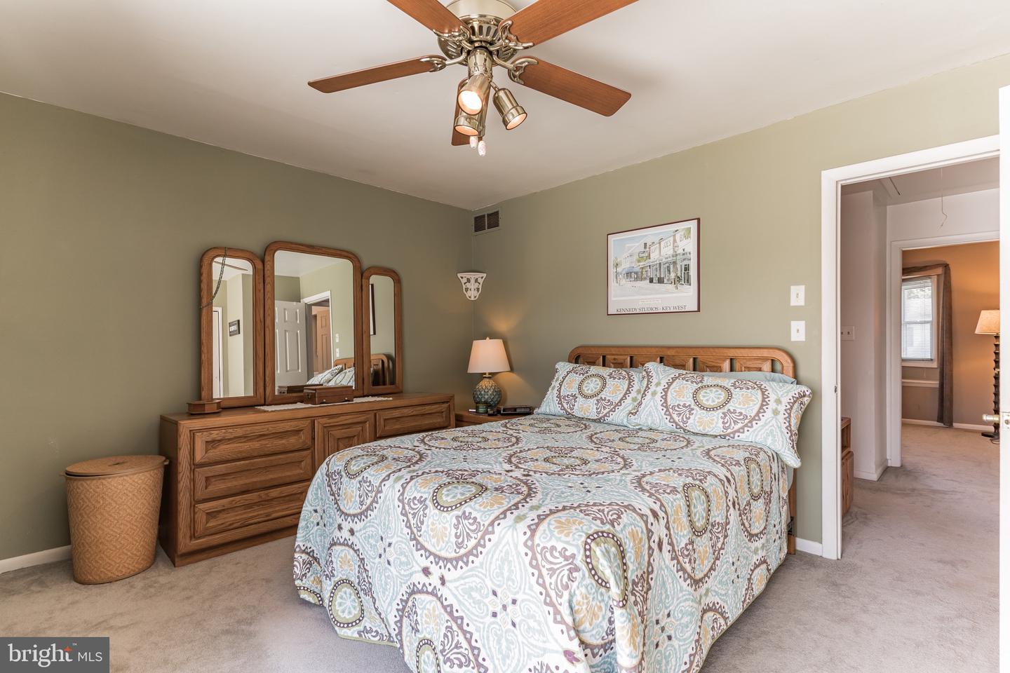 21 Neptune Dr