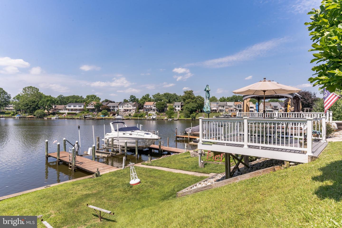 21 Neptune Dr