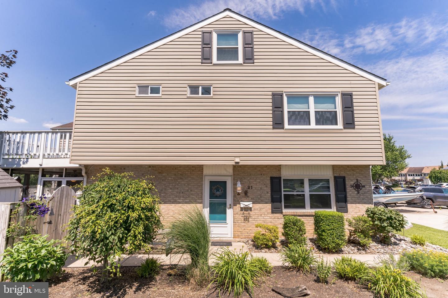 21 Neptune Dr