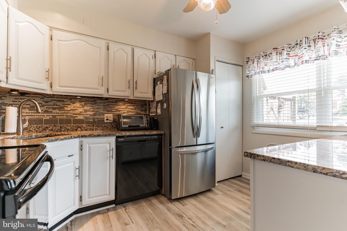 21 Neptune Dr