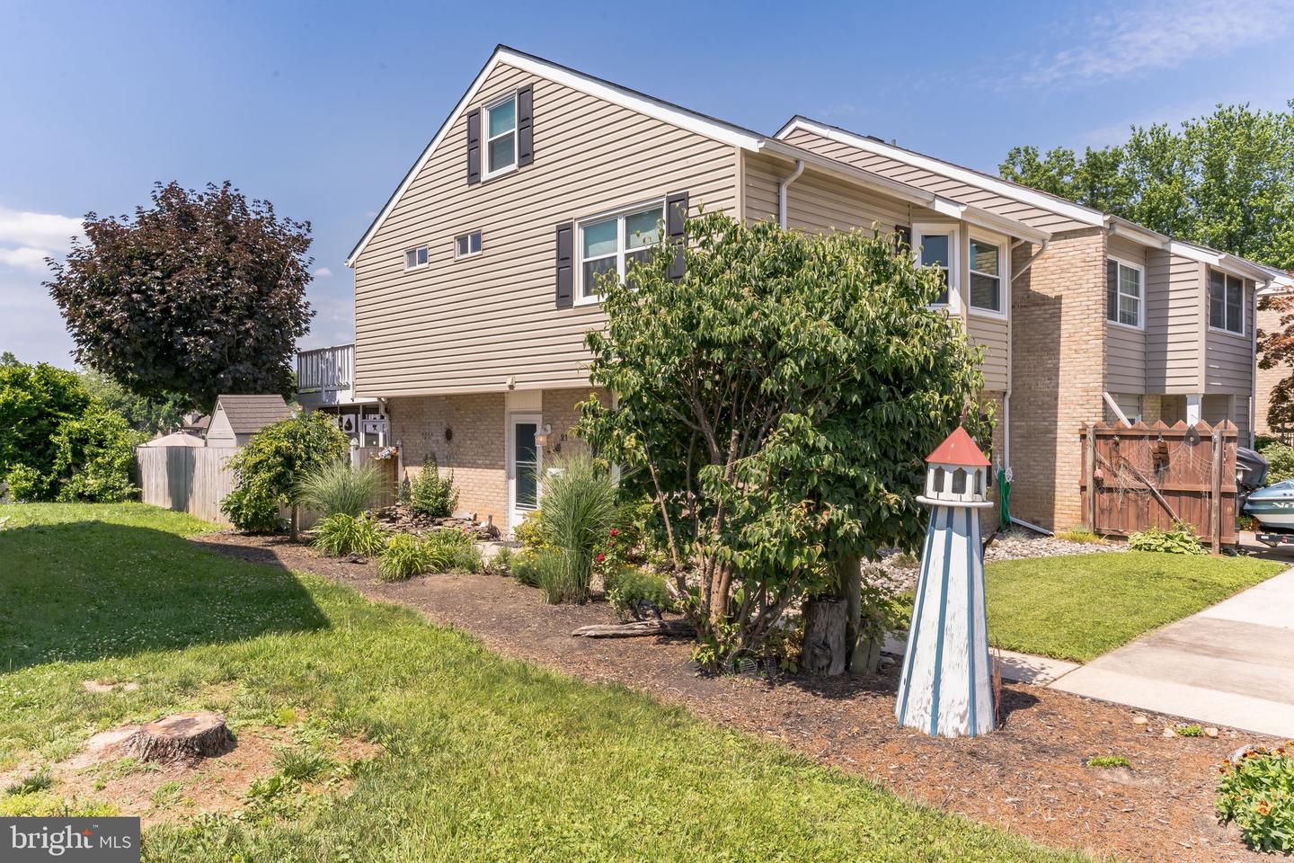 21 Neptune Dr