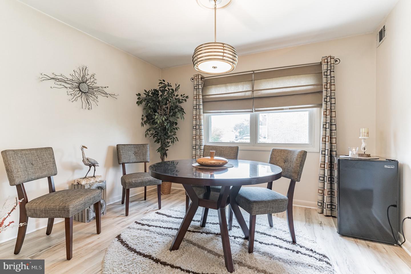 21 Neptune Dr