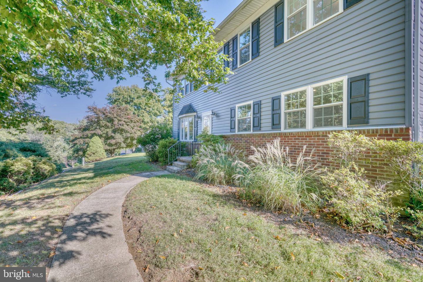 4809 Rollingtop Rd