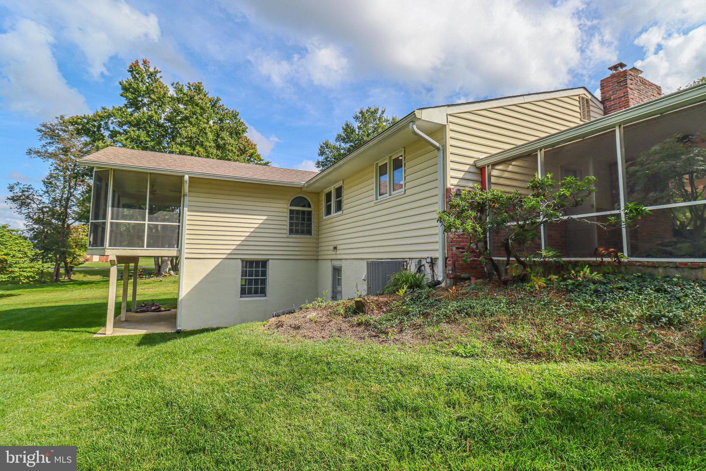 10206 Donleigh Dr