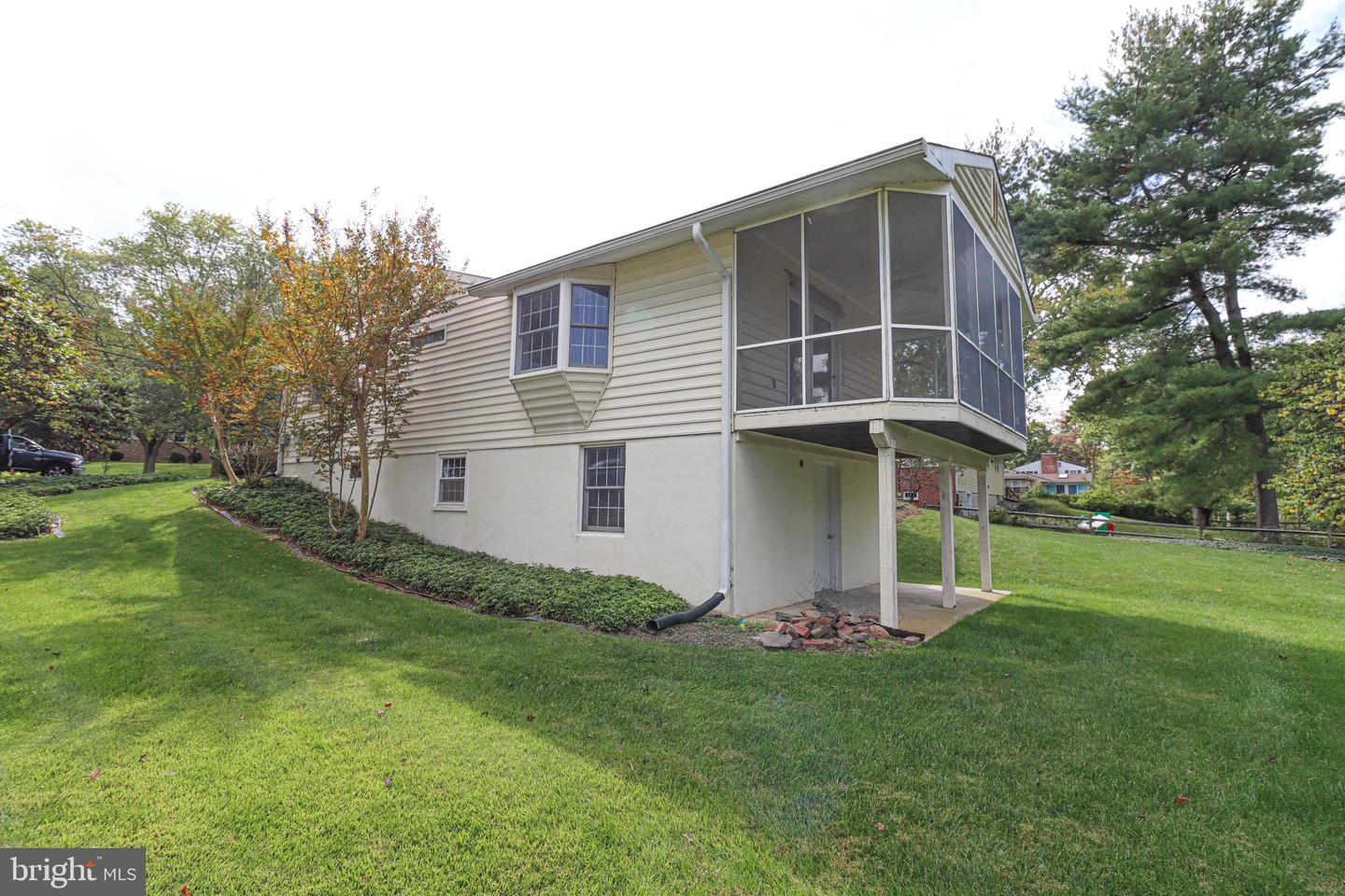 10206 Donleigh Dr