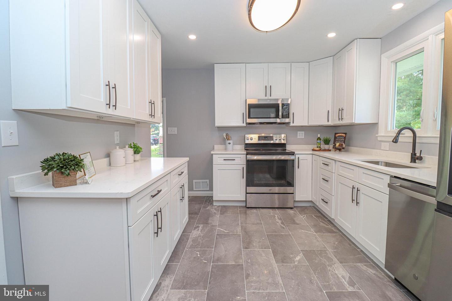 10206 Donleigh Dr
