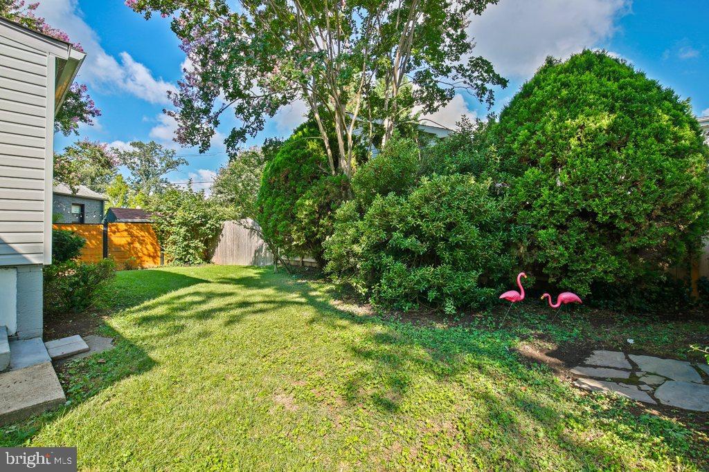 1525 Gridley Ln