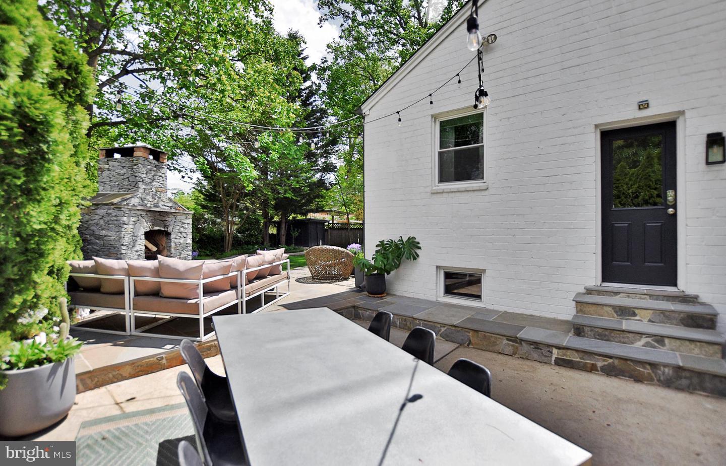 5219 Belvoir Dr