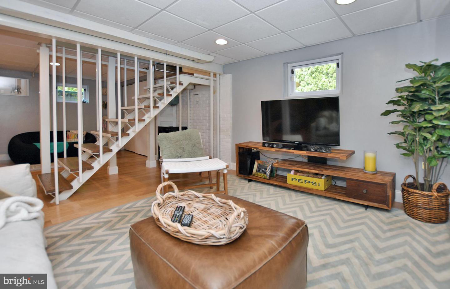 5219 Belvoir Dr