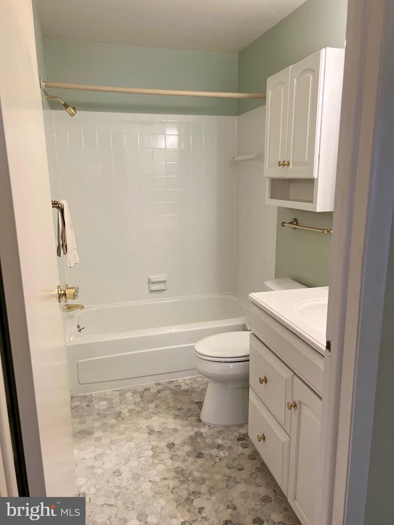 204 Pewter Ln