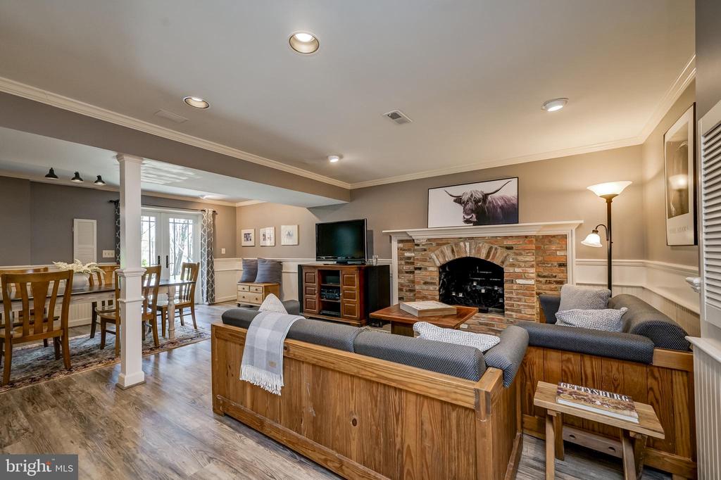 12108 Triple Crown Rd