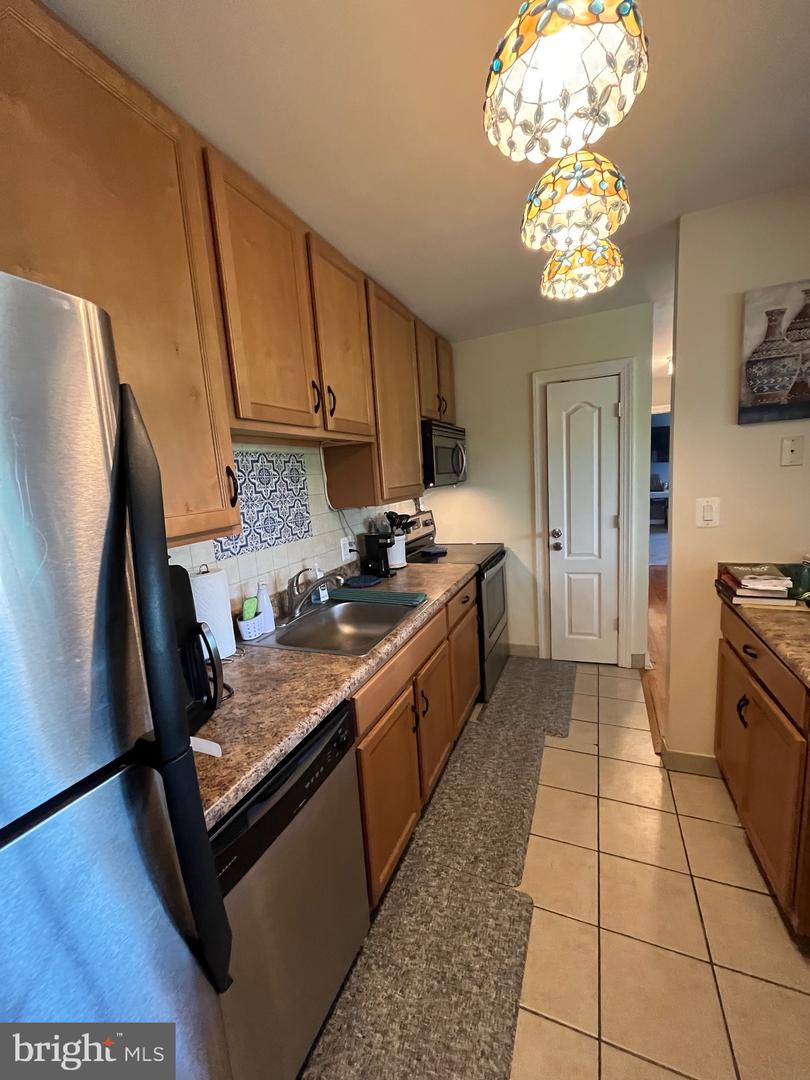 6308 Hil Mar Dr #8-9
