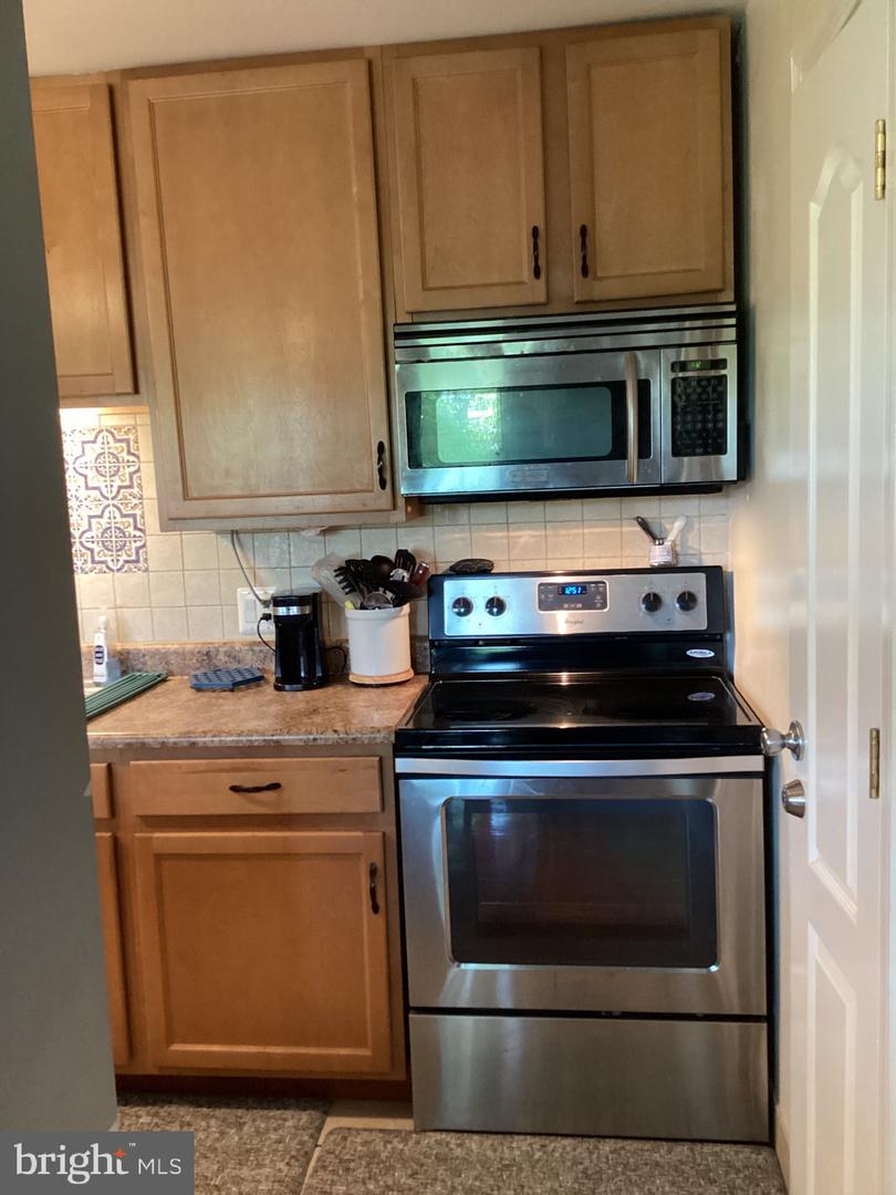 6308 Hil Mar Dr #8-9