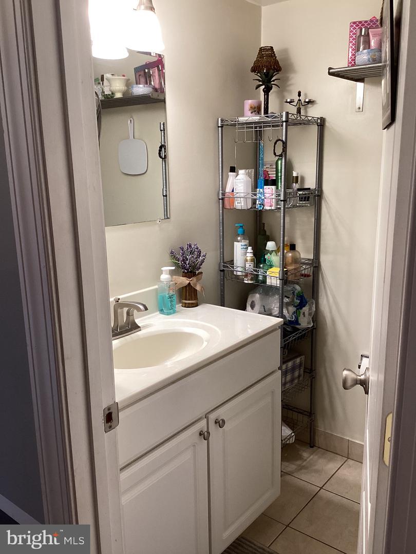 6308 Hil Mar Dr #8-9
