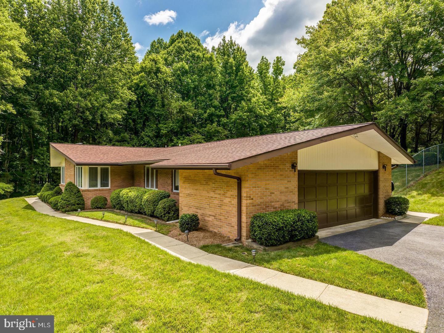 229 King James Rd