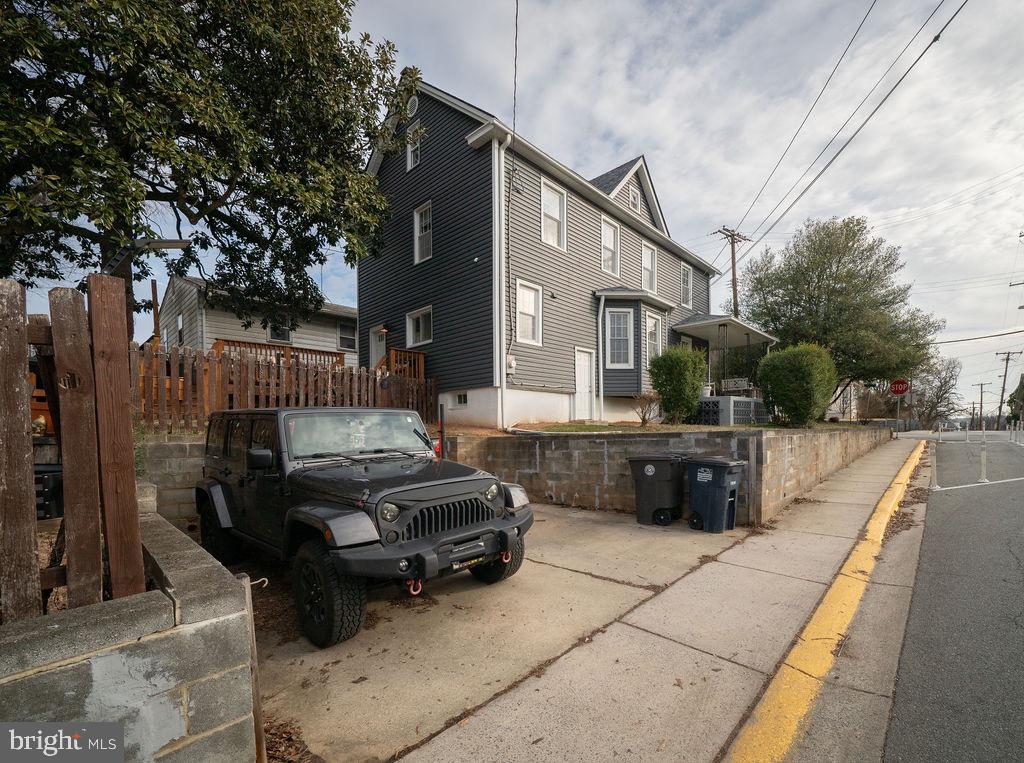 6000 44th Ave