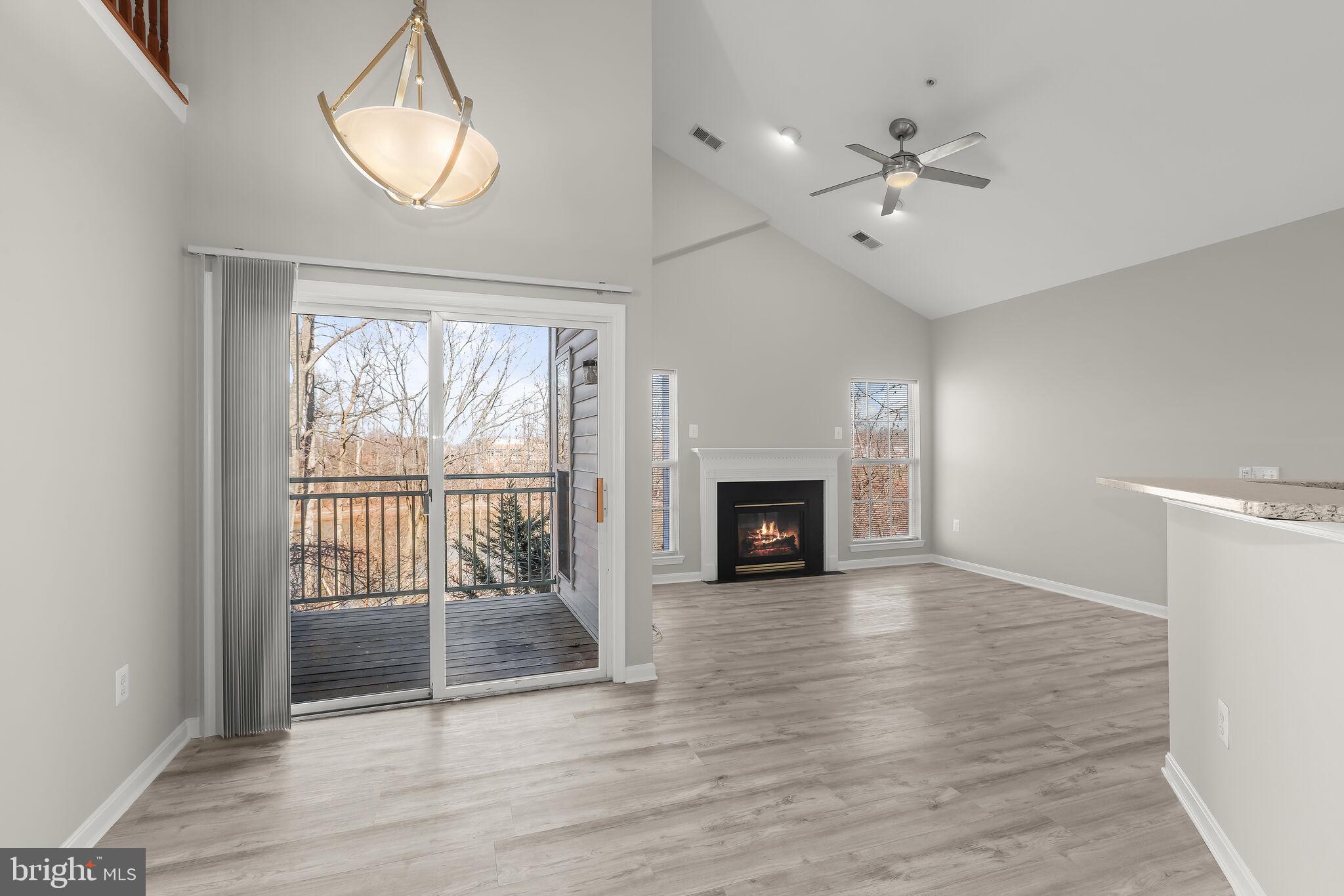 15614 Everglade Ln #406