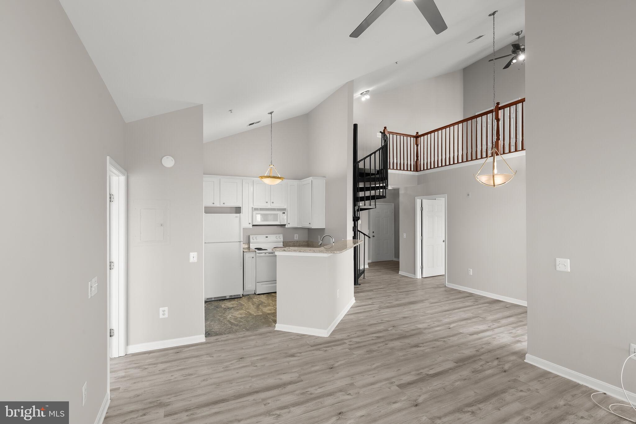 15614 Everglade Ln #406