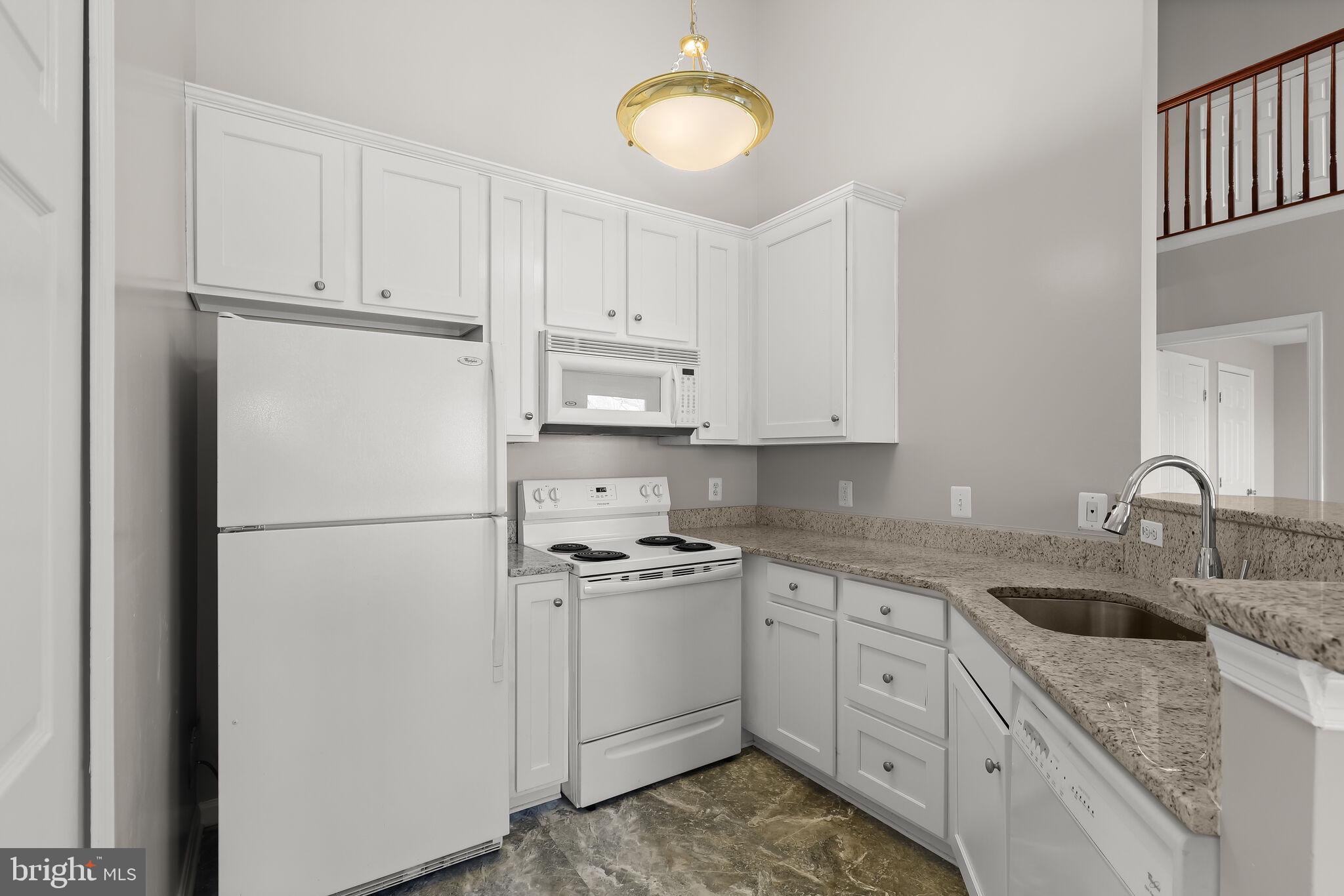 15614 Everglade Ln #406