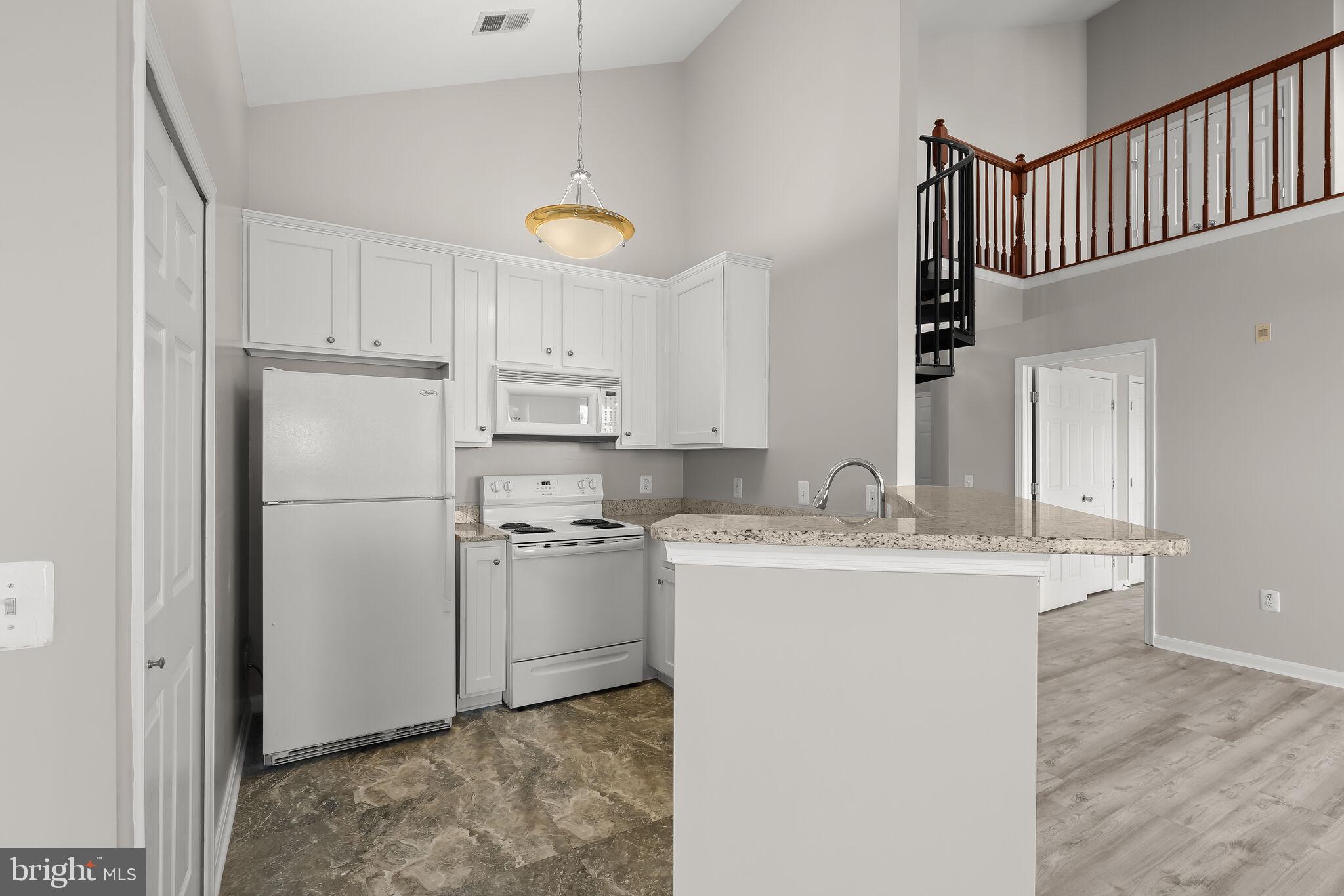 15614 Everglade Ln #406