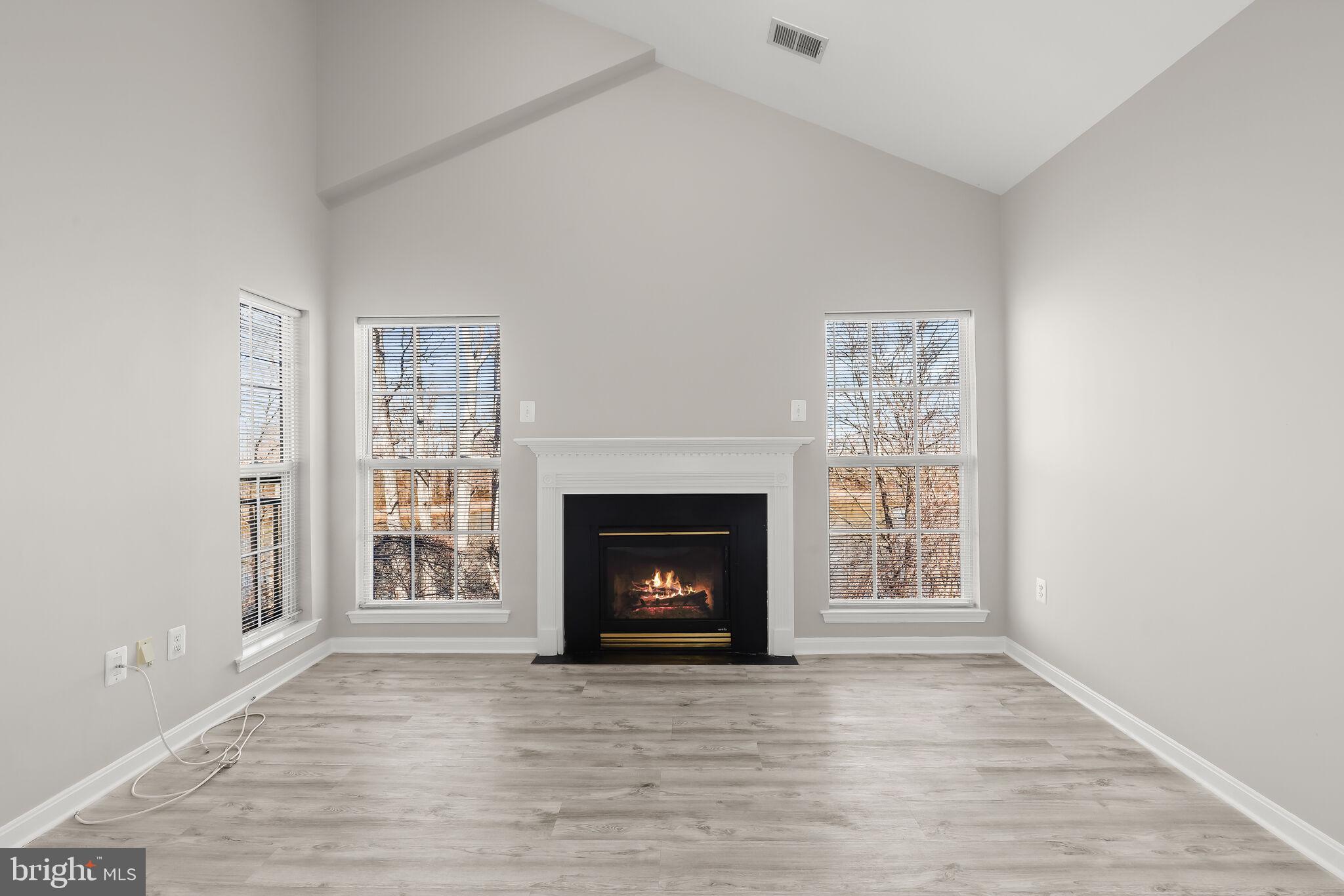 15614 Everglade Ln #406